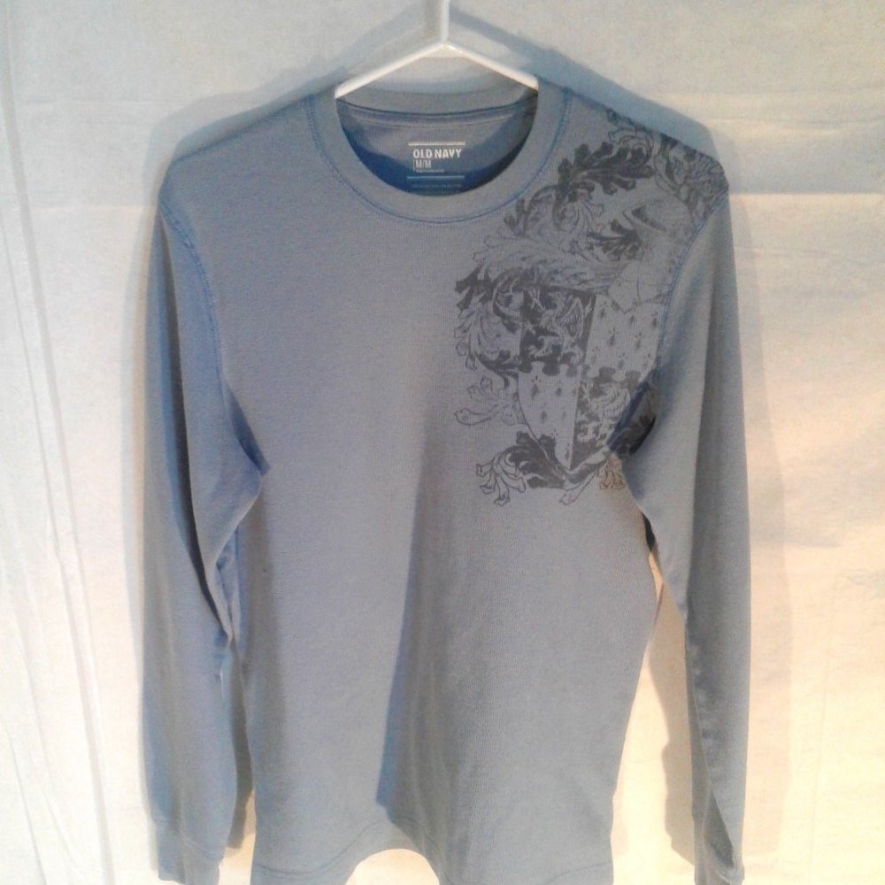 Mens med. OLD NAVY long sleeve  pull over sweater